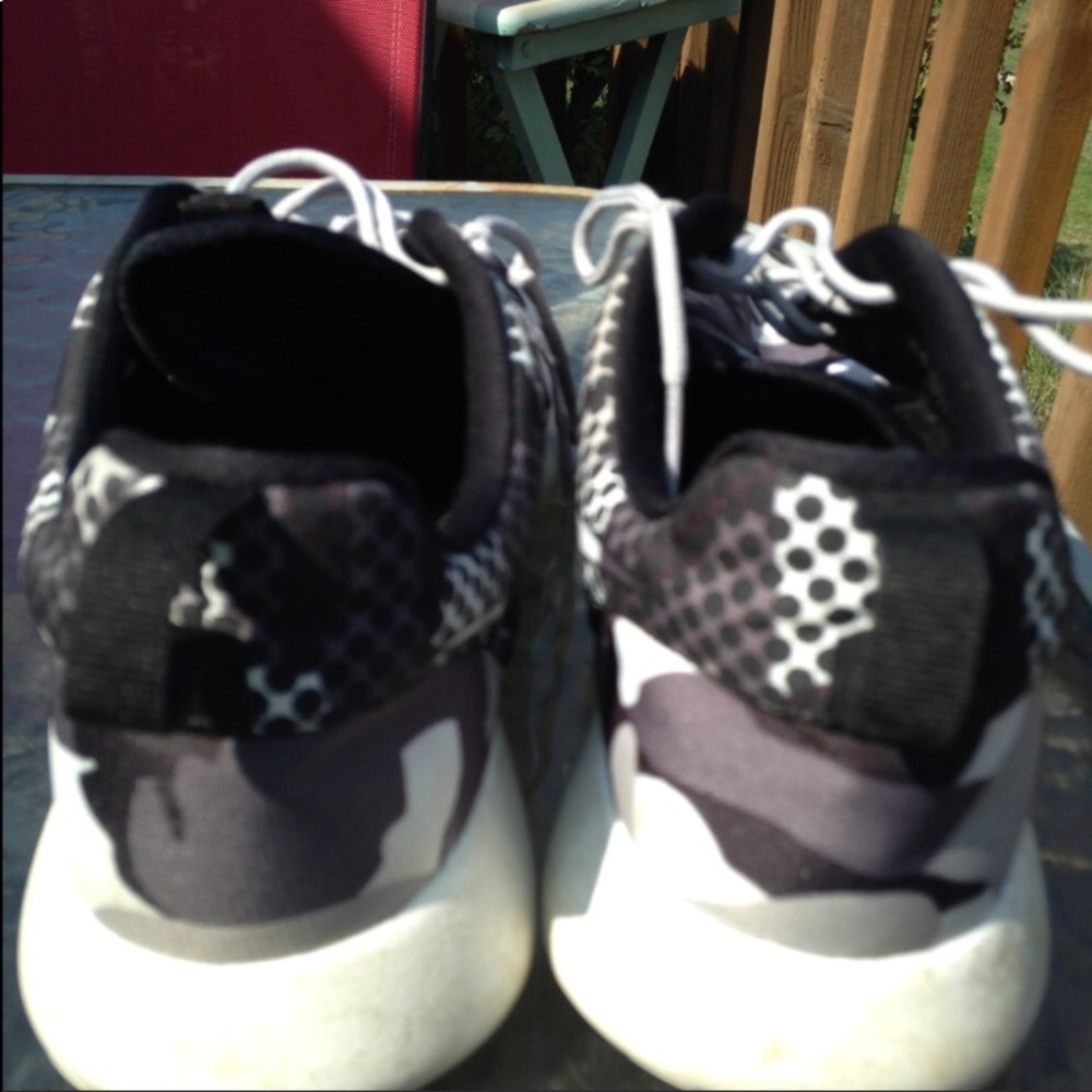 UniSex Nike Camo Kicks 👟👟 - Picture 3 of 7